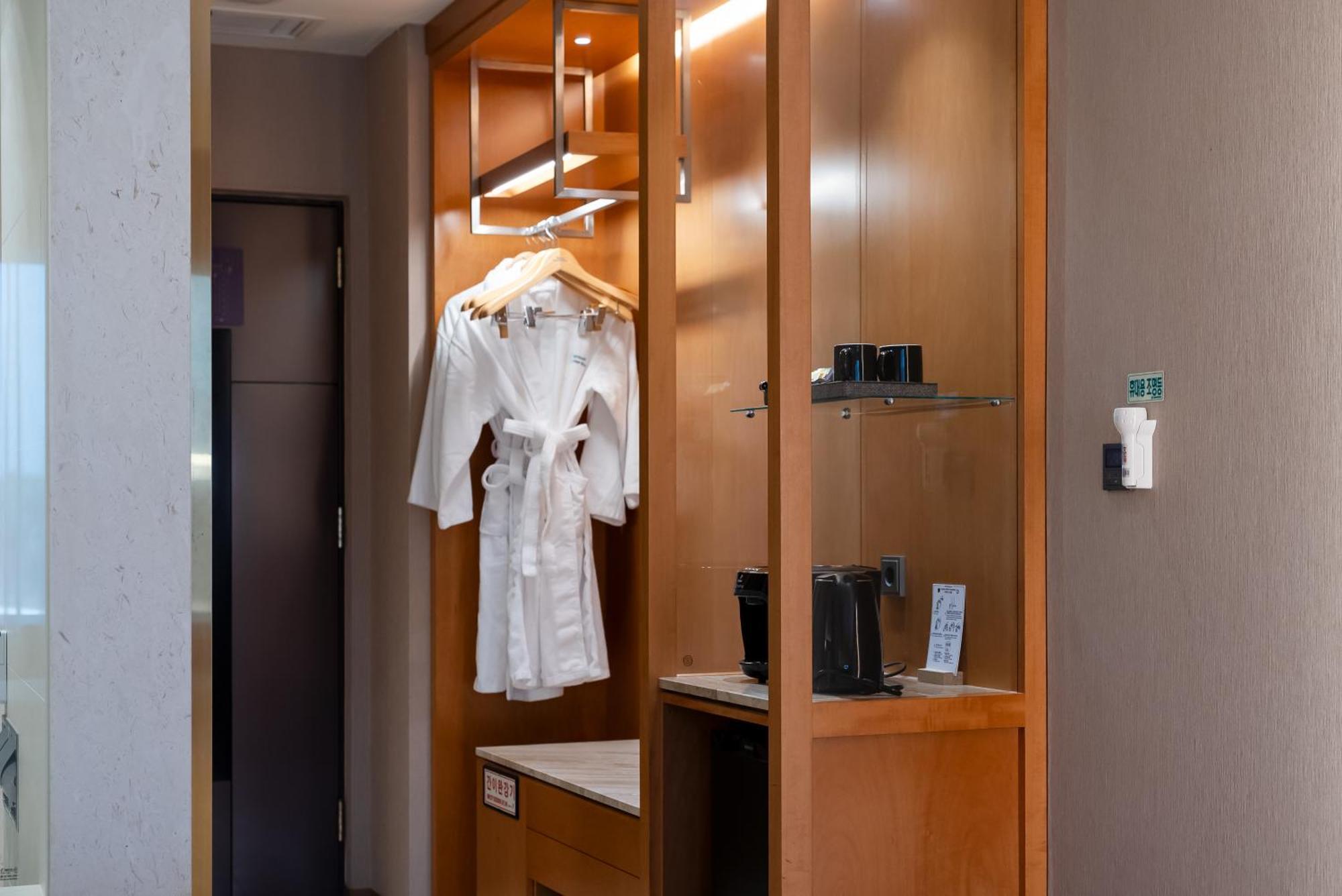 Hotel Interburgo Daegu Bagian luar foto