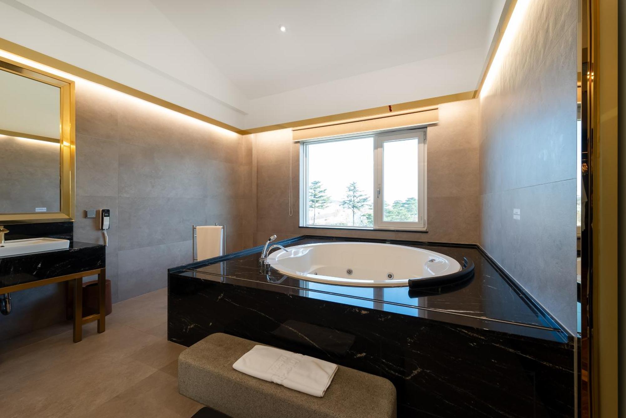 Hotel Interburgo Daegu Bagian luar foto